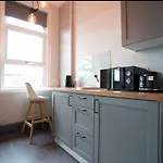 The Spacious Flat In Moseley